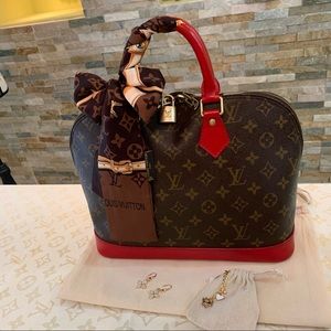 SOLD Louis Vuitton Alma Handbag❤️